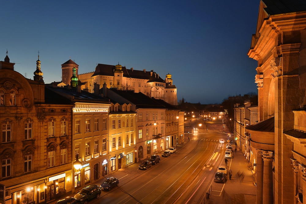 Stradonia Serviced Apartments 71/76