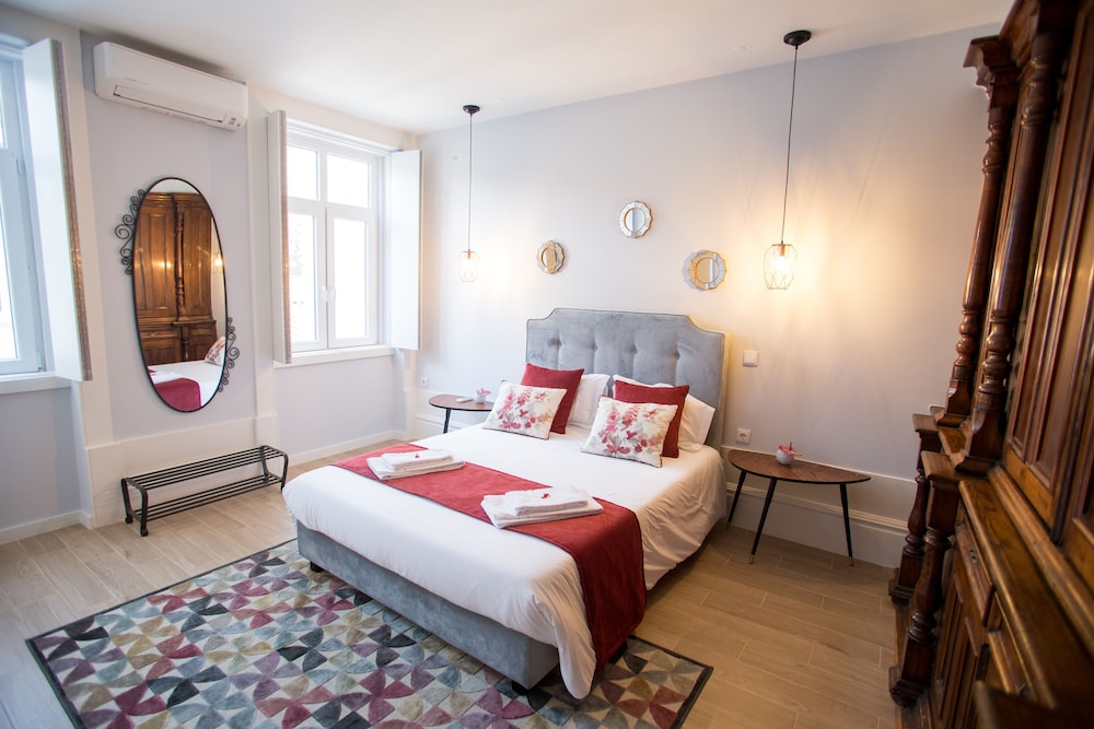 3 BEDROOMS, APARTMENT