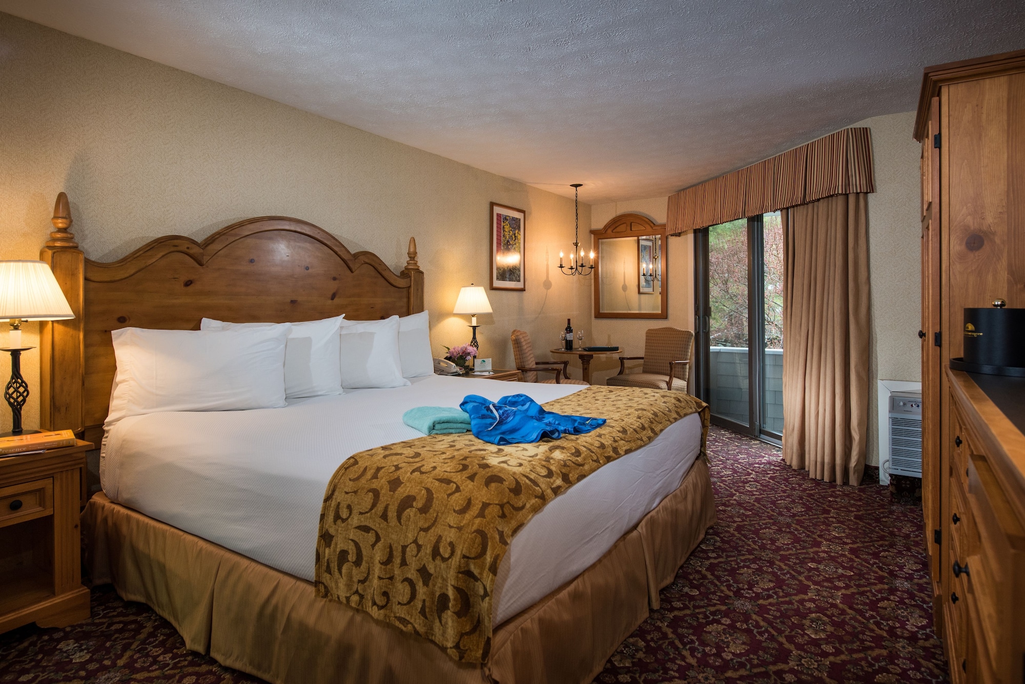 Clover, King Bed، MEADOWMERE RESORT 4/10