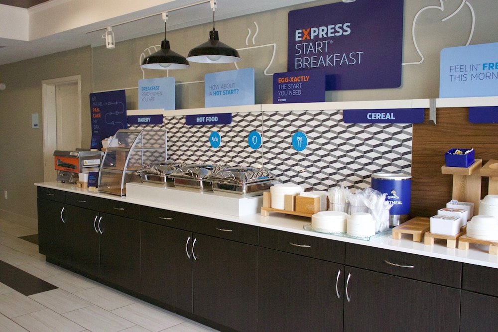 Holiday Inn Express Hotel Suites Crawfordsville 10/65