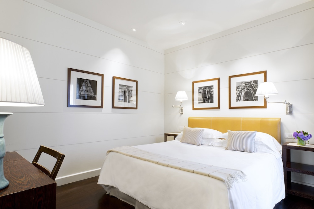 Gallery Art Hotel 4/39