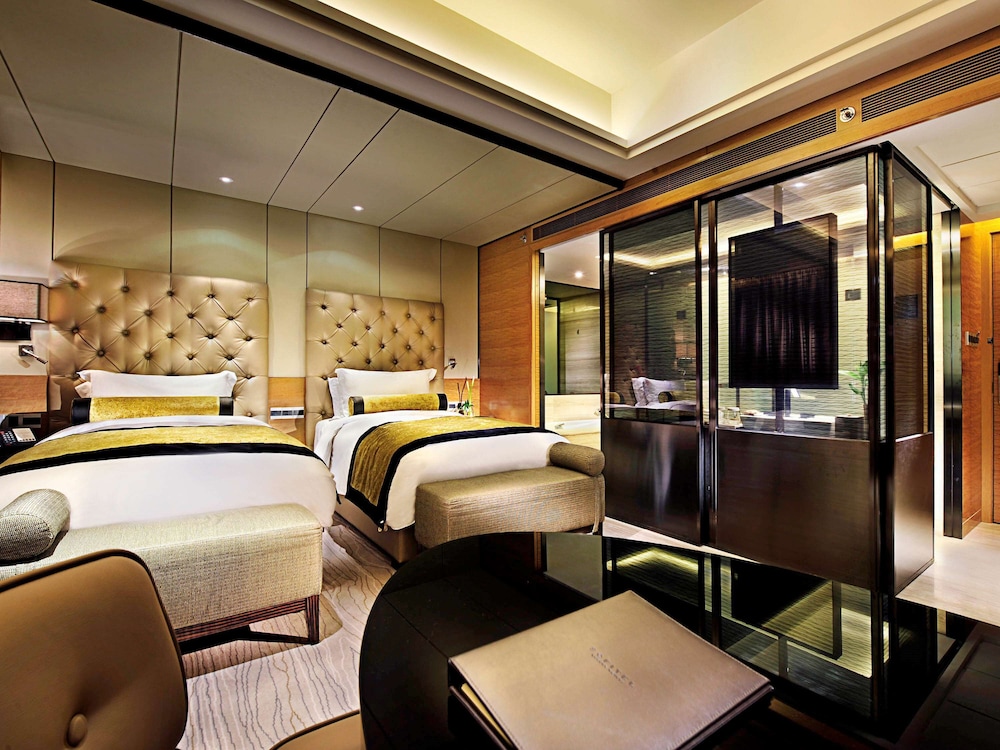 Enlux Hotel (Baotu Quanquan City Plaza) 34/59