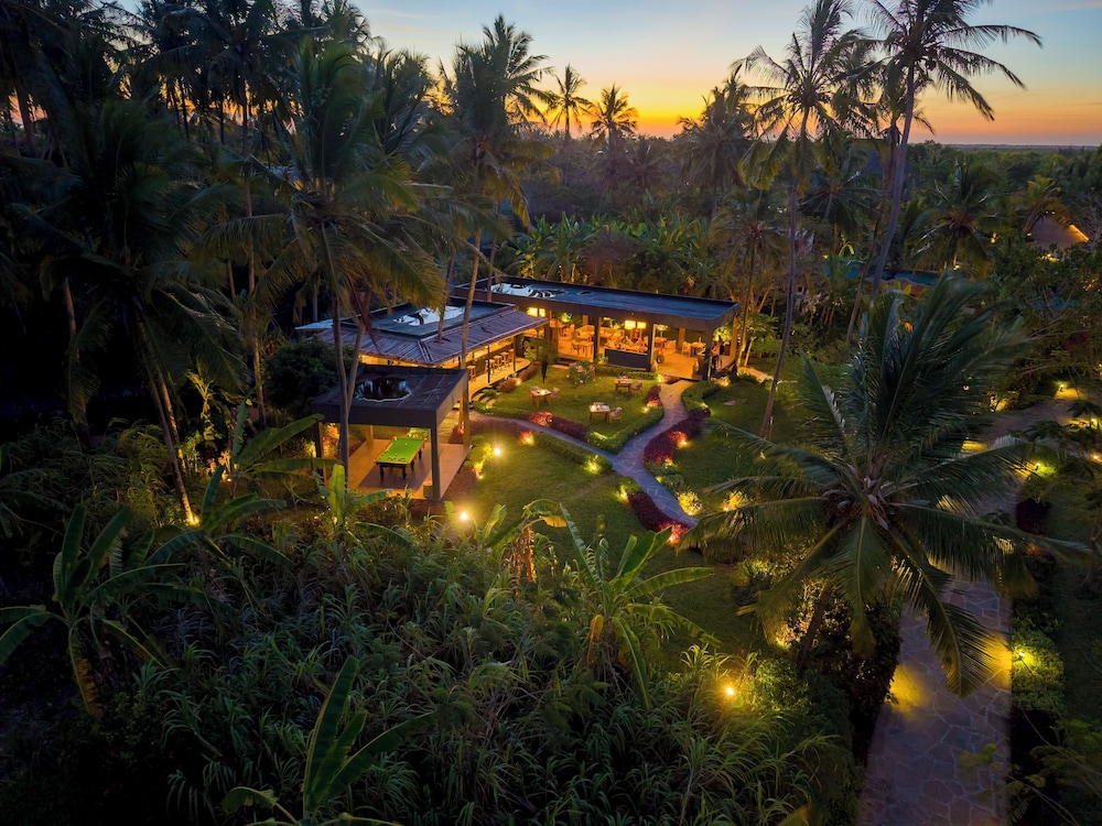 Ycona Luxury Resort in Uroa