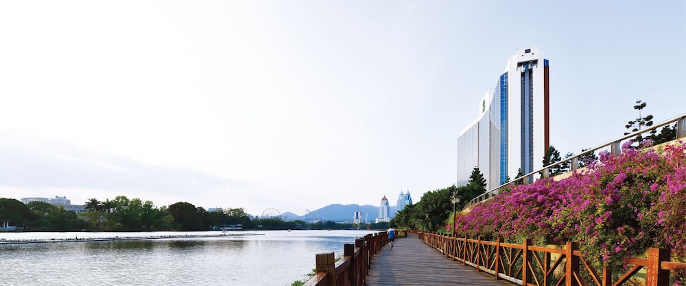 Fuzhou Lakeside Hotel 41/48