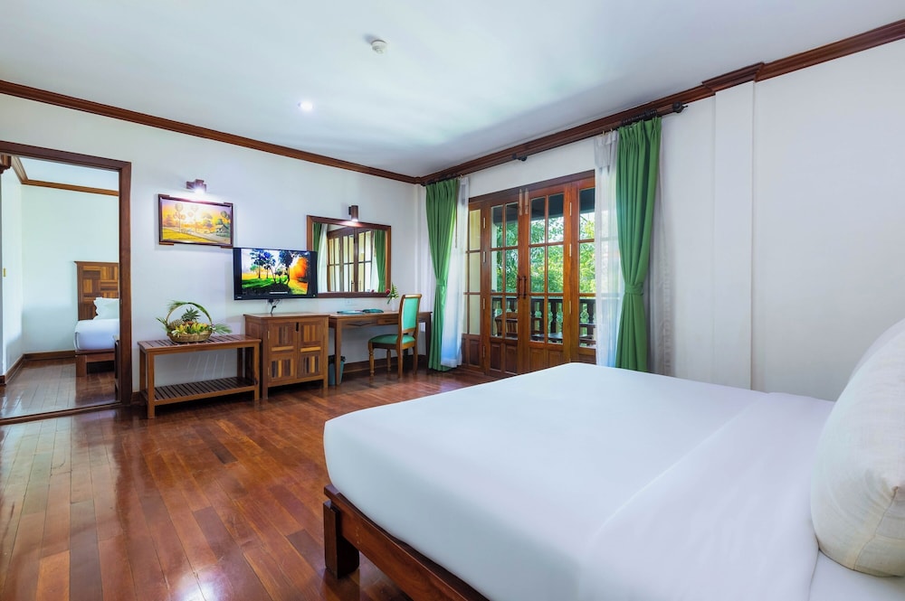 2 BEDROOMS, CONNECTING, FAMILY, RIVER VIEW
