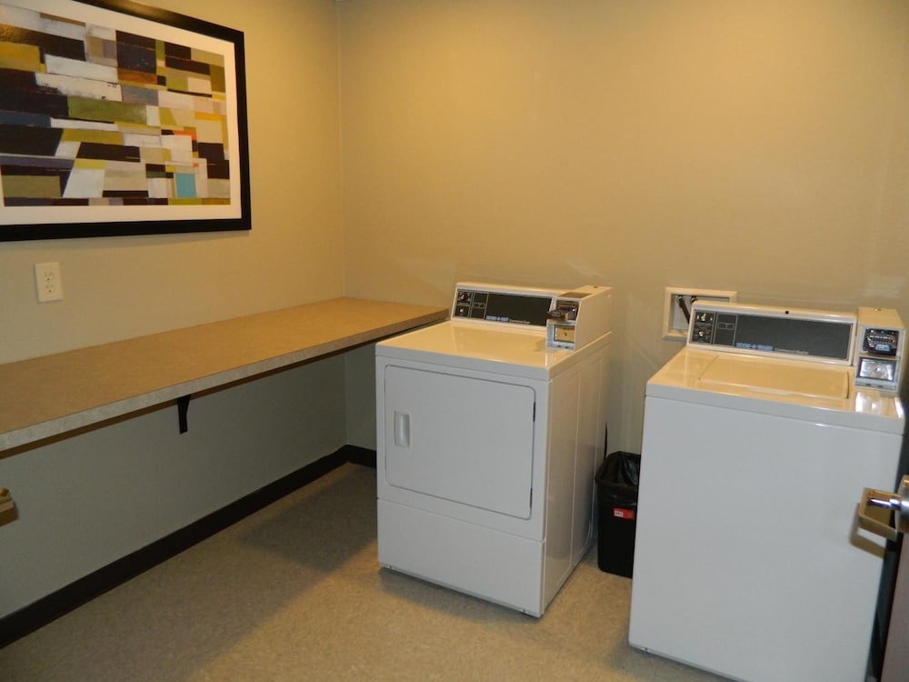 Brookstone Lodge Suites 15/35