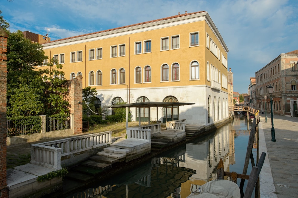 PALAZZO VENEZIANO 70/75
