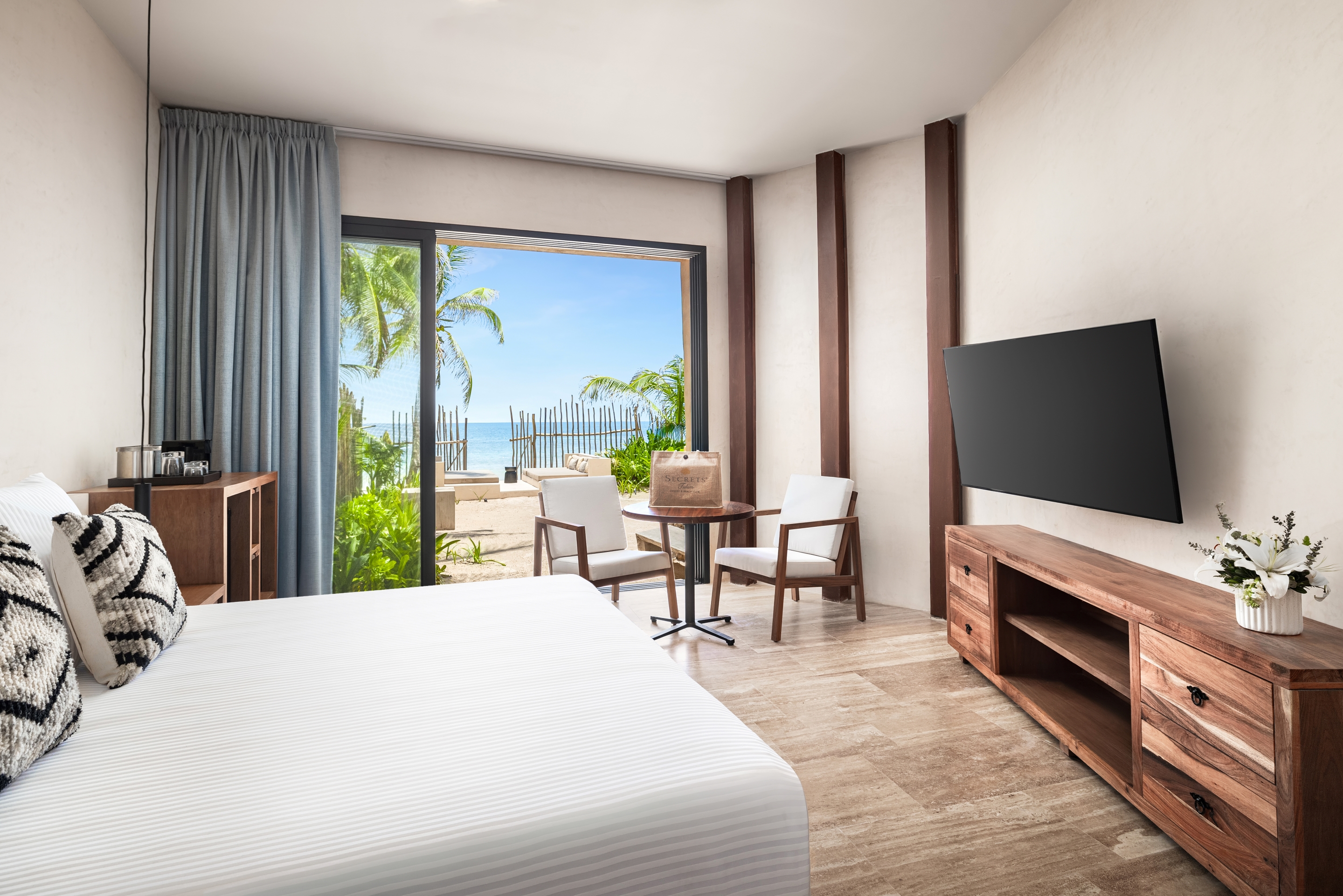Room, King Bed, Ocean Front