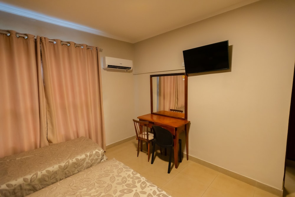 HOTEL TROPICAL 46/59