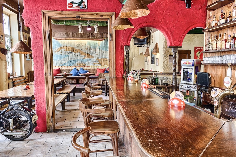 Cuba Bar & Hostel 32/34
