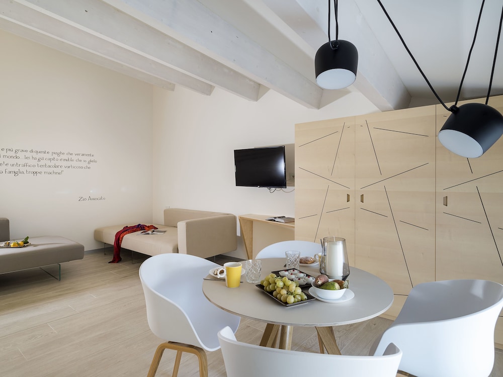 DUOMO SUITES & SPA 37/50