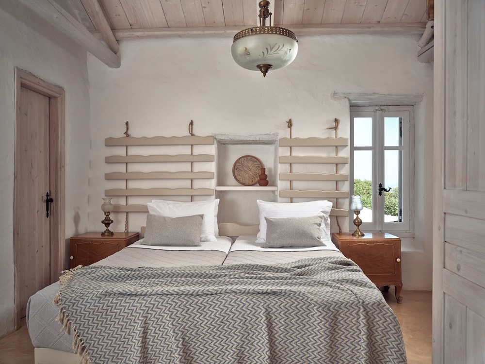 Traditional, Villa, Twin Beds, King Bed, Sofa