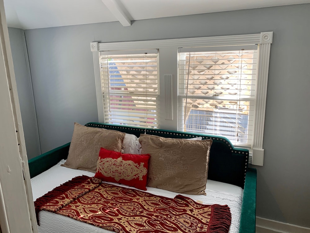 Peace and Plenty Inn B&B 59/71