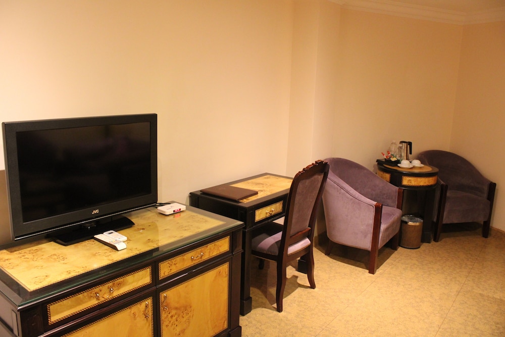 Garden Hotel 44/49