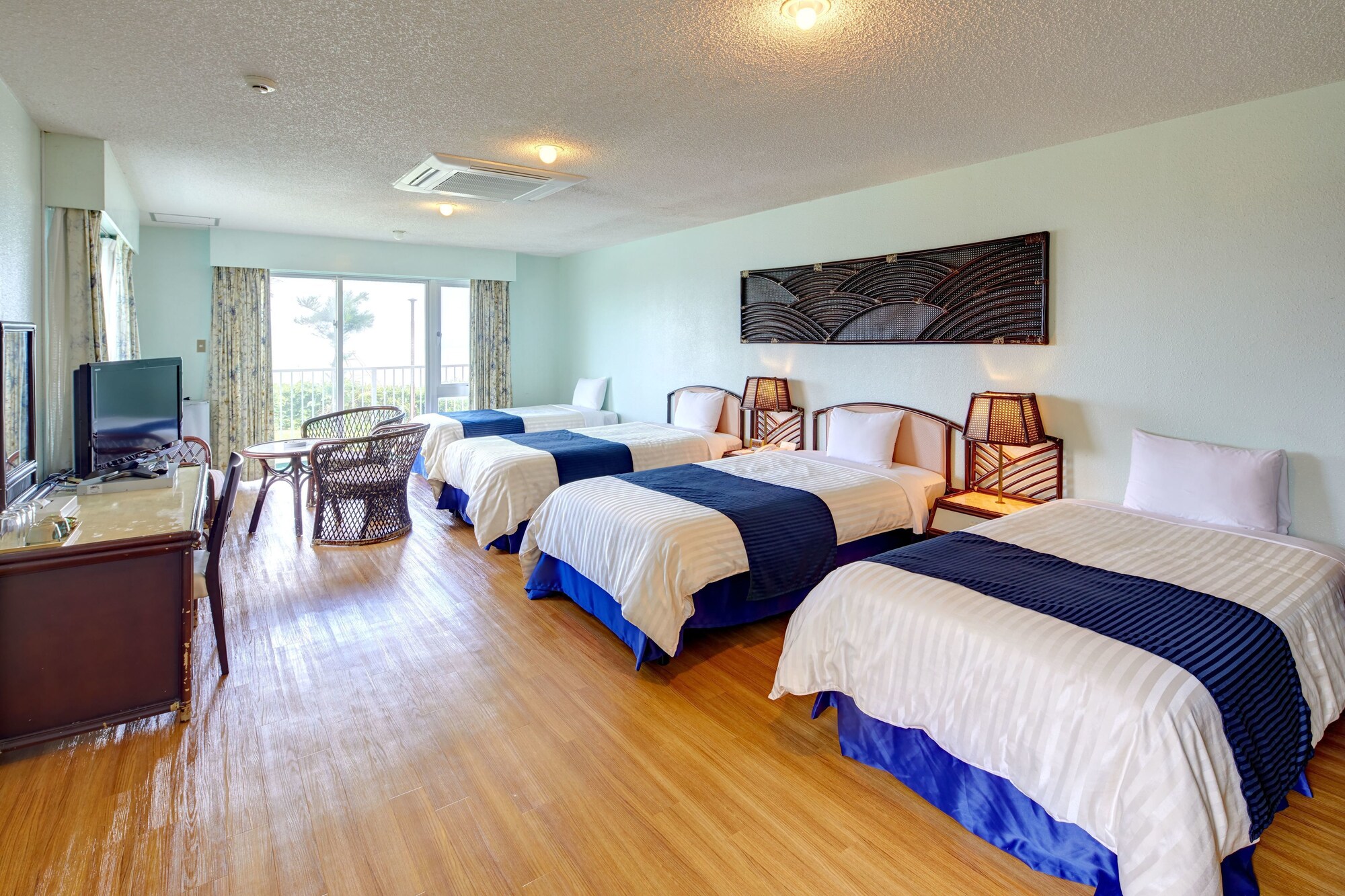 ROOM ASSIGNED ON ARRIVAL, OCEAN FRONT