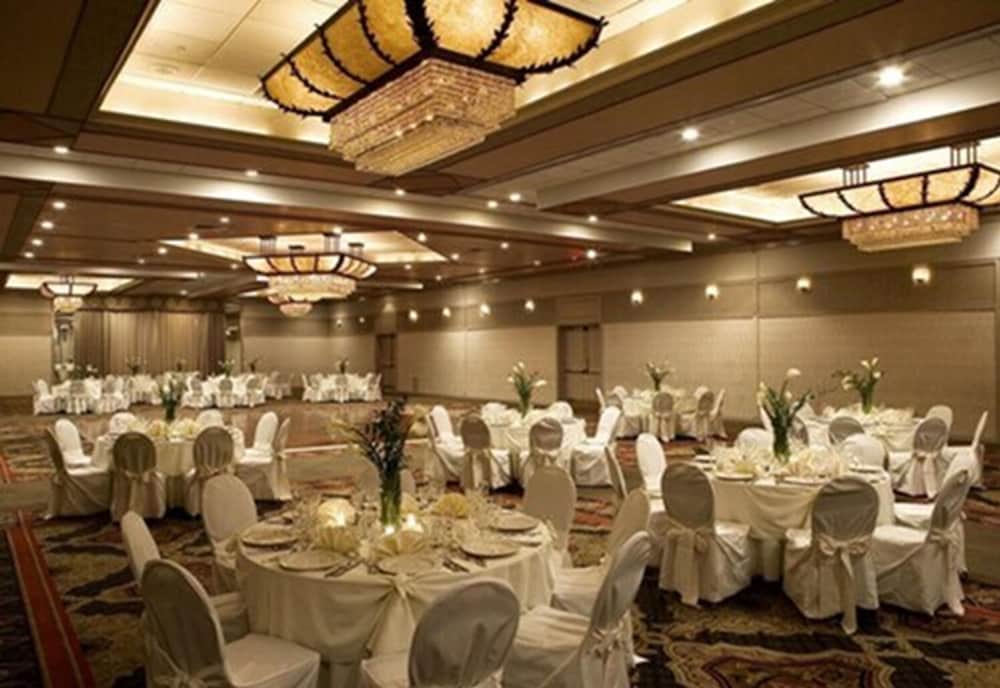 Radisson Hotel Hauppauge-Long Island 18/26