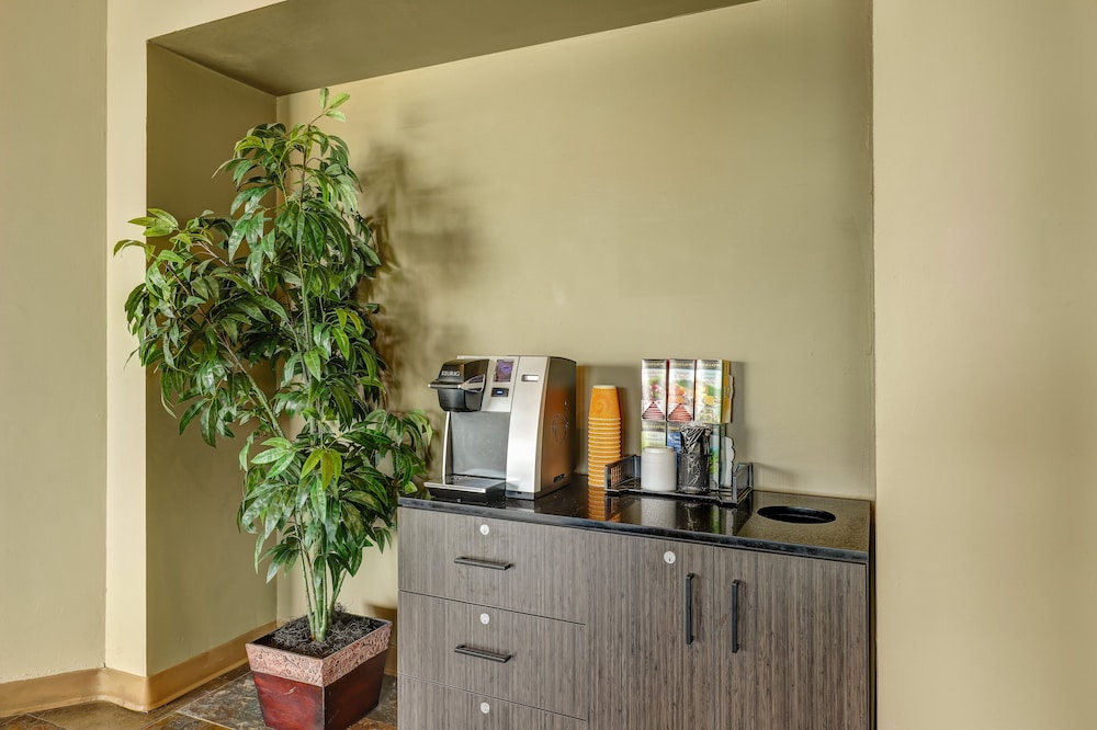 Motel6 Brooks, AB 11/43