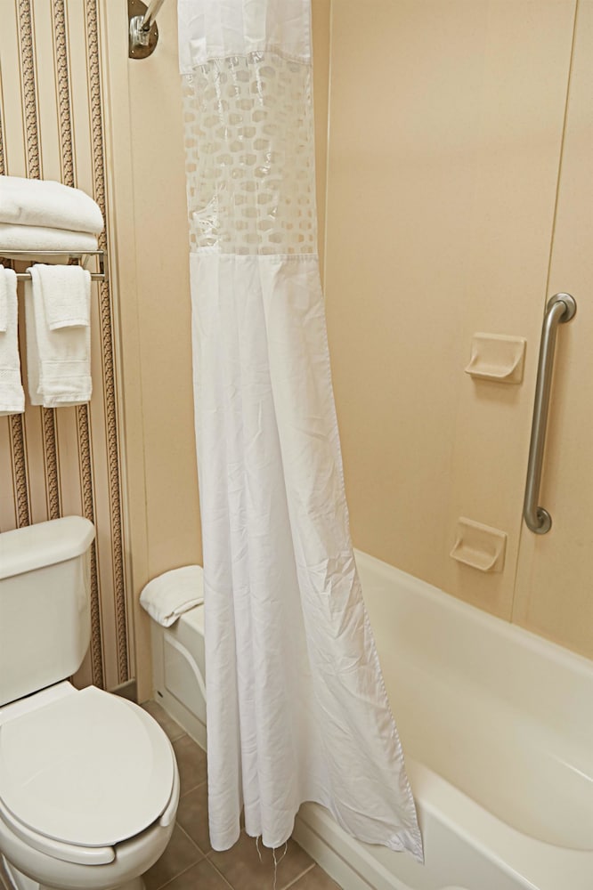 Hampton Inn Suites Scottsburg 40/82