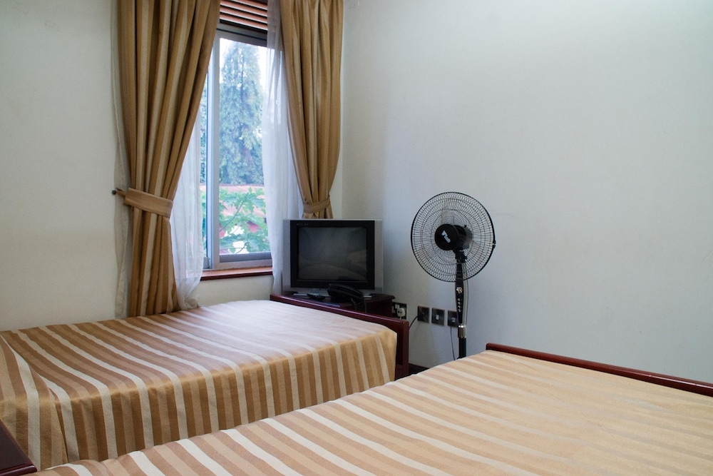 Sheron Hotel 25/51