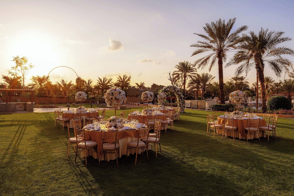 Al Habtoor Grand Resort, Autograph Collection 72/75