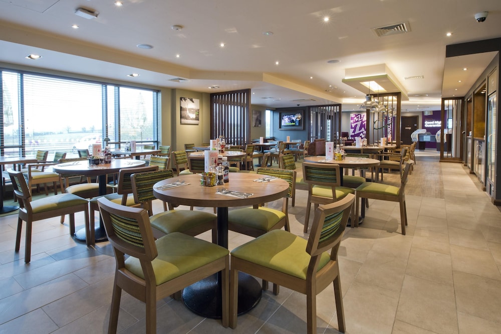 Premier Inn Chipping Norton 24/36