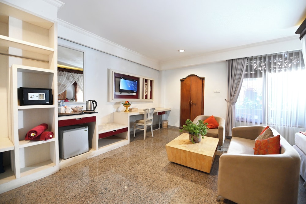 Puri Dewa Bharata Hotel and Villas 28/49