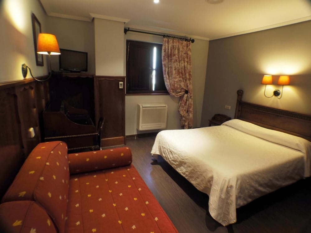 Hotel Comillas 7/27