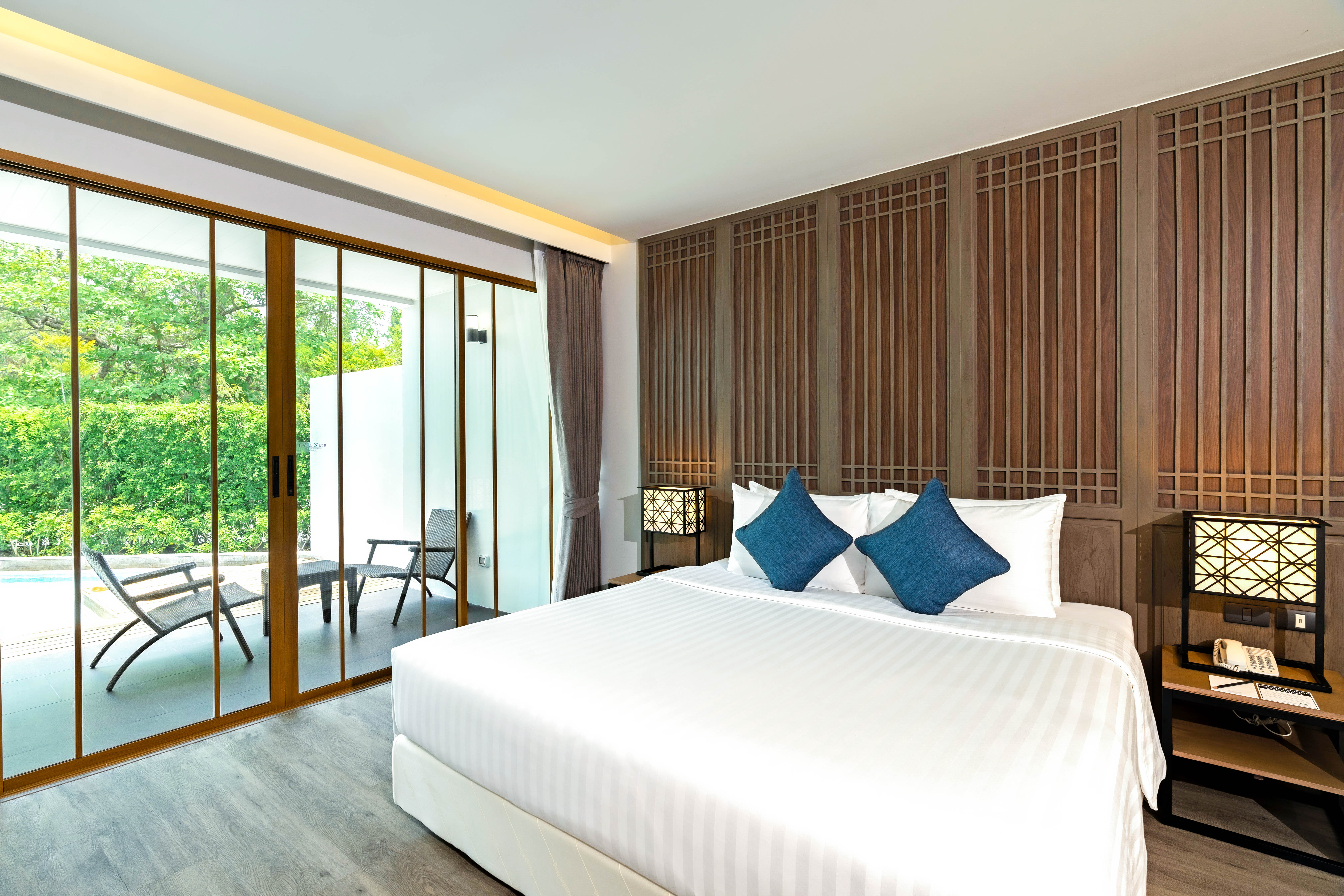Grand, Deluxe, Double Bed, Pool Access