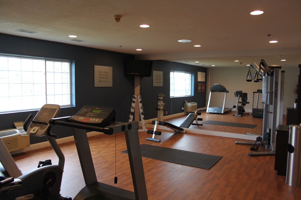 Holiday Inn Express Canton Potsdam 30/45