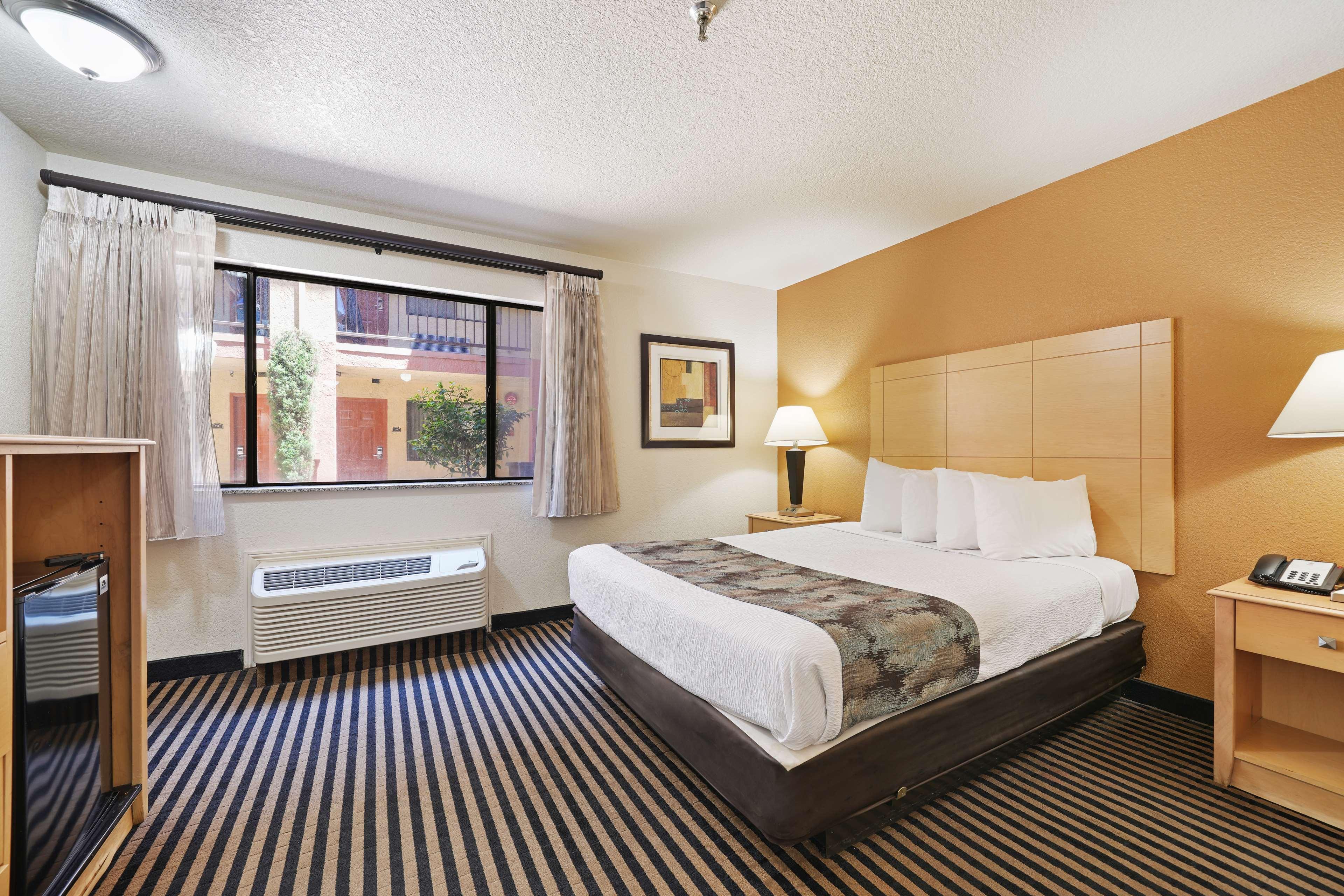 Spa, Suite, Queen Bed, Large