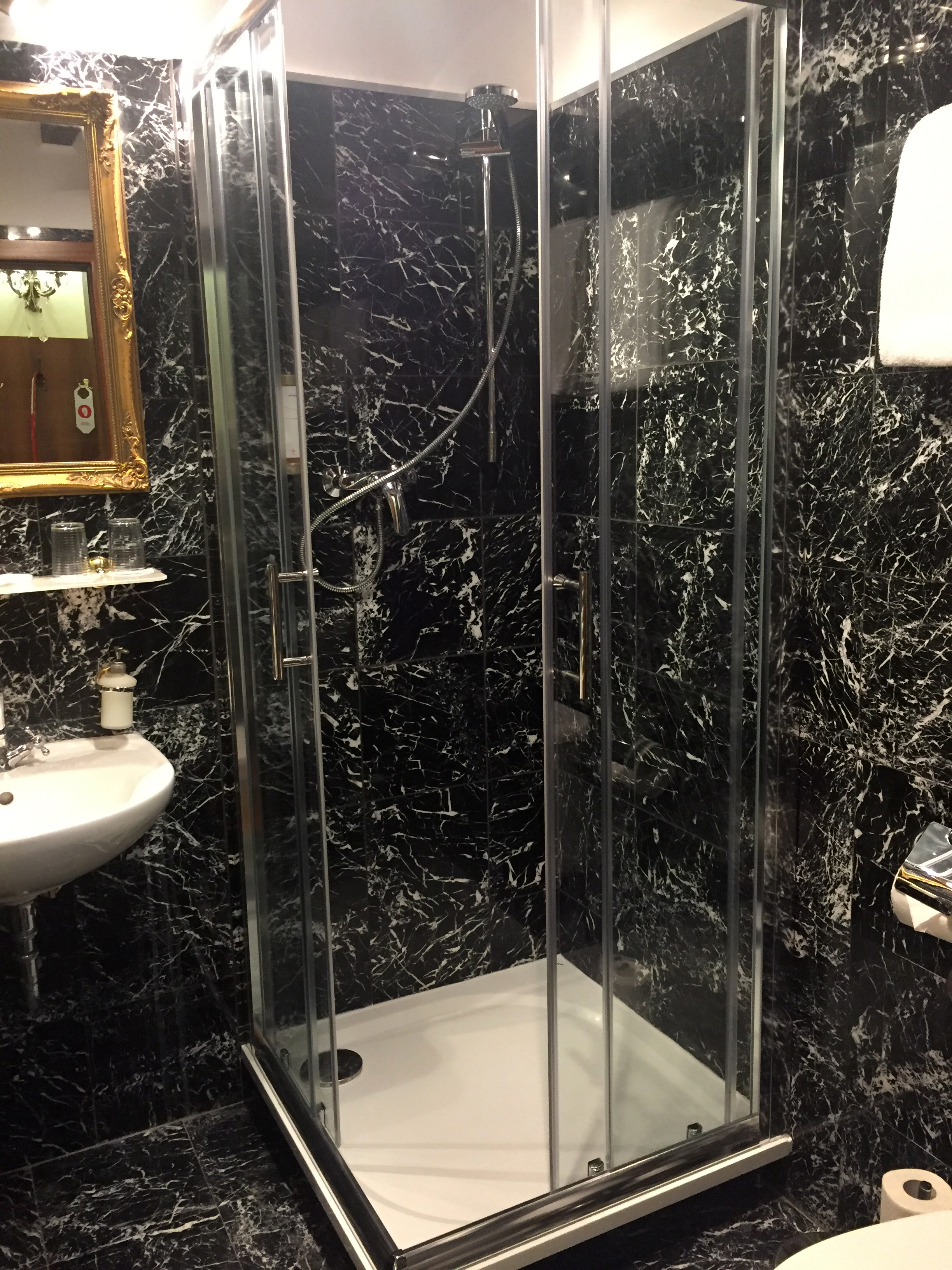 King Charles Boutique Residence 28/30