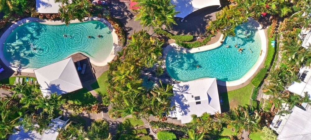 South Pacific Resort 70/78