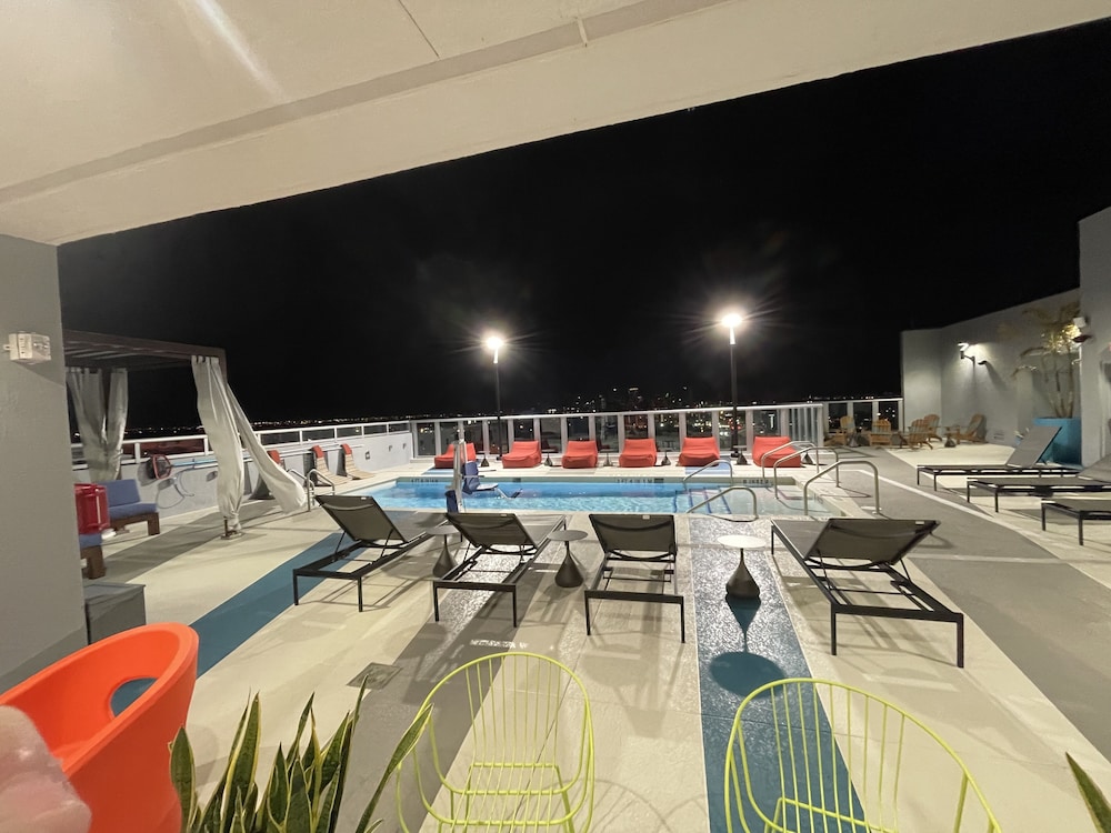 Aloft Fort Lauderdale Airport 19/46