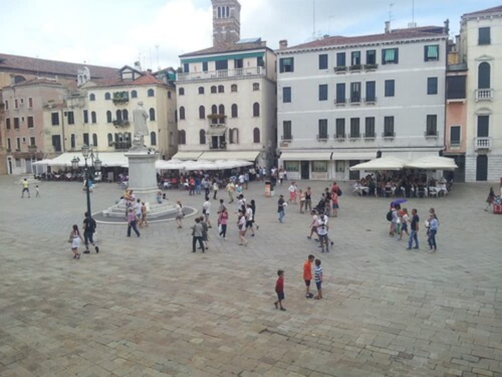 Friendly Venice Suites 44/48