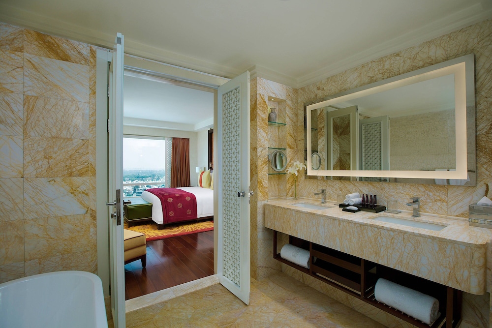 THE RITZ-CARLTON, BANGALORE 12/43