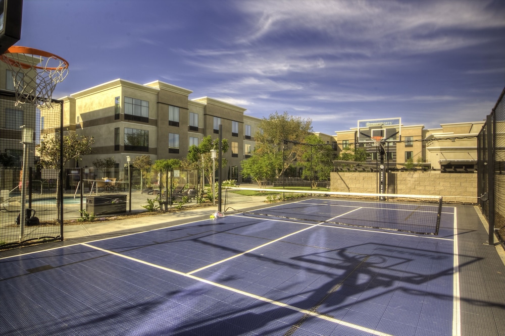 Staybridge Suites Carlsbad/San Diego 35/73