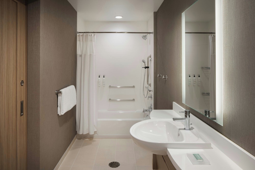 SpringHill Suites by Marriott Bowling Green 20/21