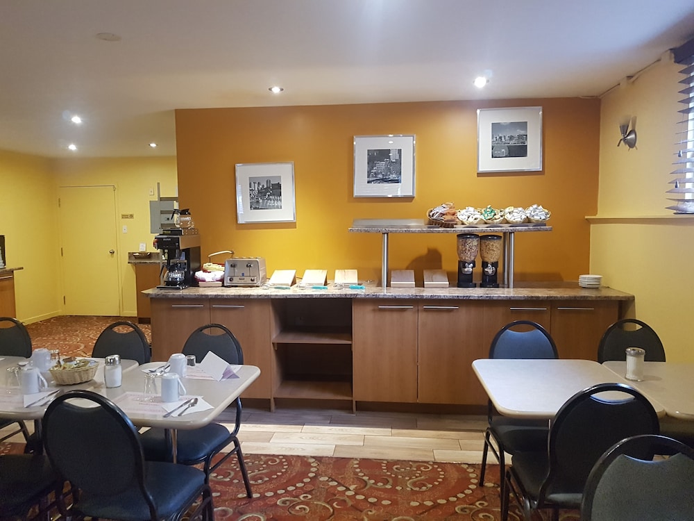 Hotel Le Roberval 33/46