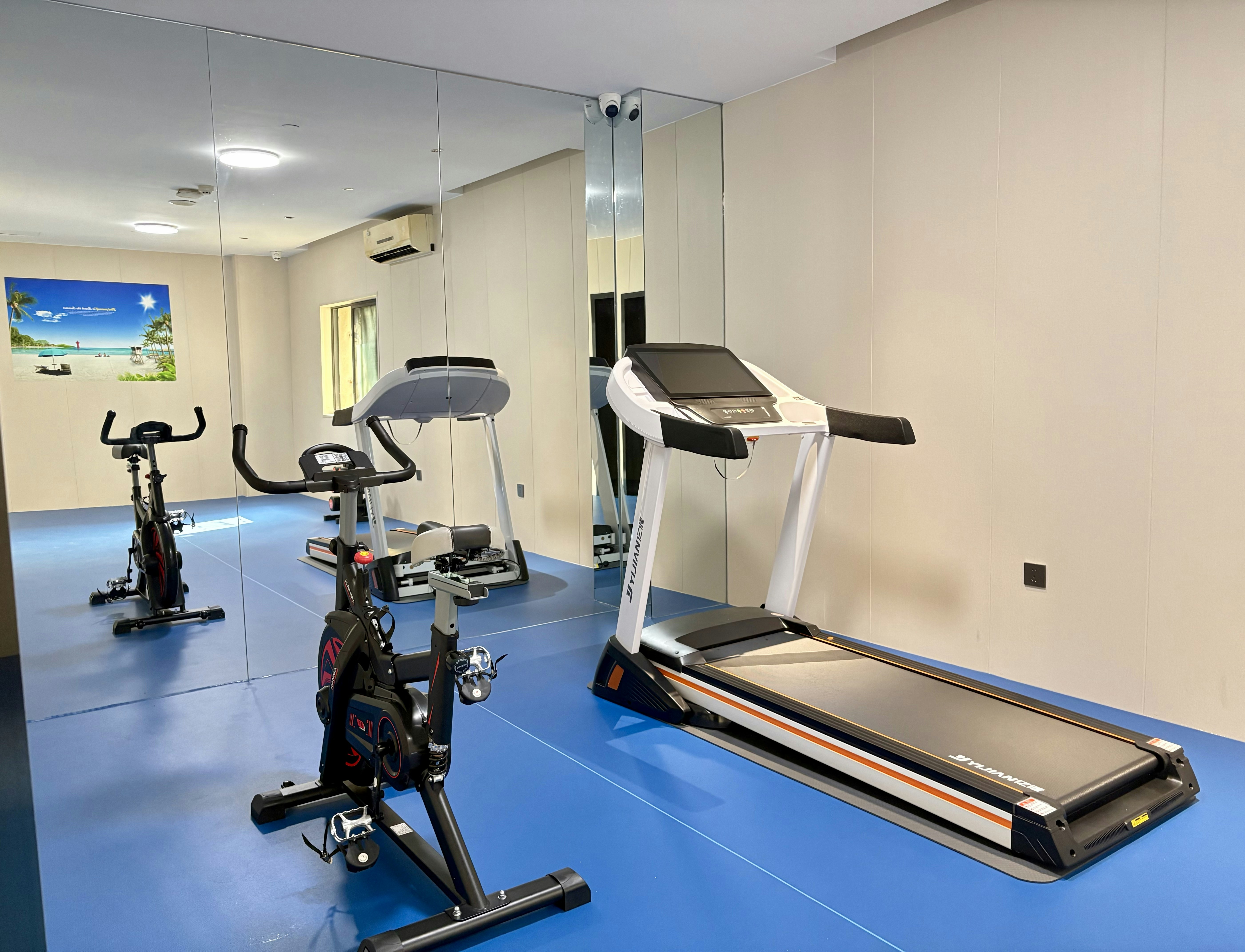 HOLIDAY INN EXPRESS SANYA BAY 36/50