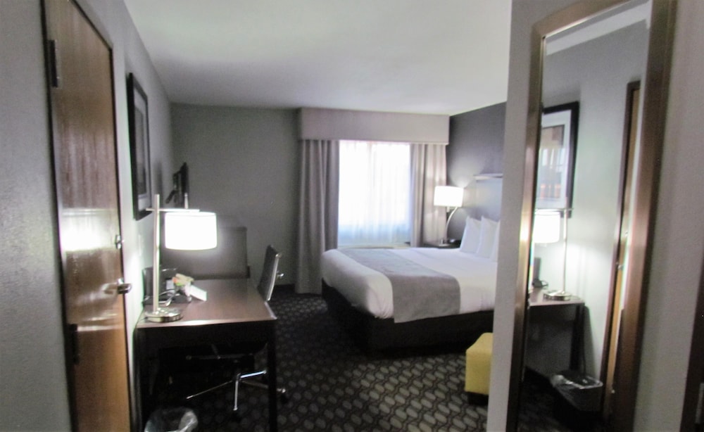 Oak Hill Inn and Suites 9/62