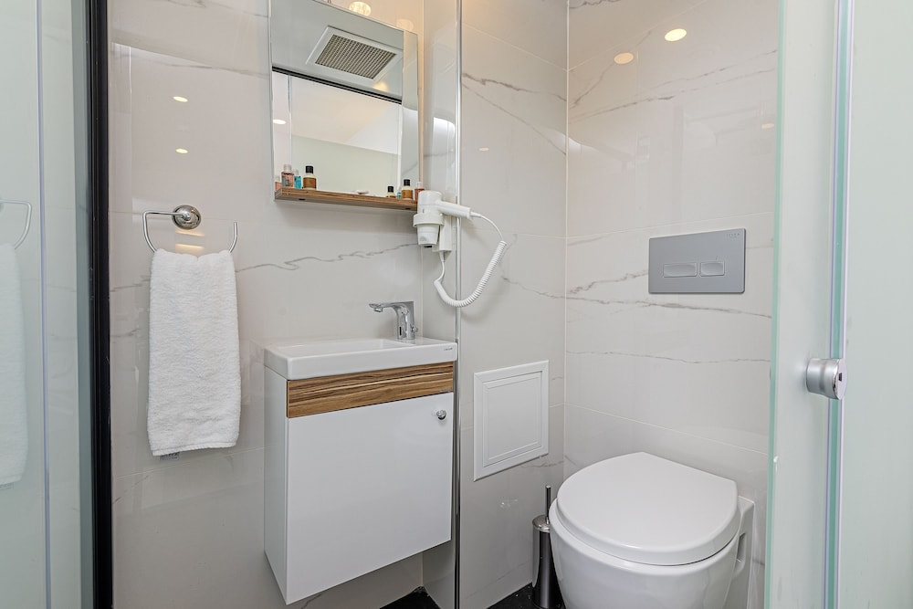 SEPTIMUM HOTEL 24/25