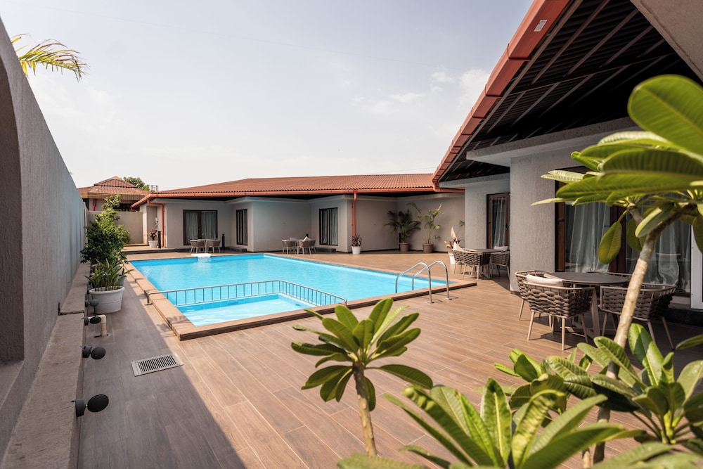 HOTEL TREAT RESORT 40/50