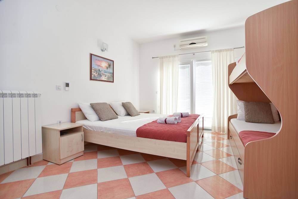 D D Apartments Tivat 2/18