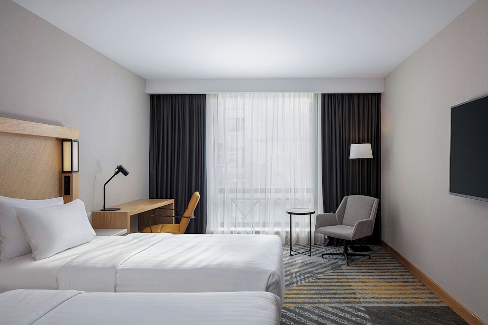 Deluxe Twin Room: