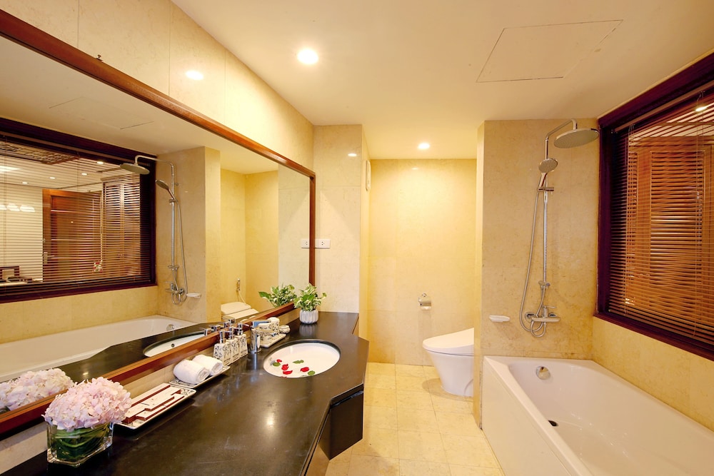 Hanoi Nostalgia Hotel & Spa 62/64