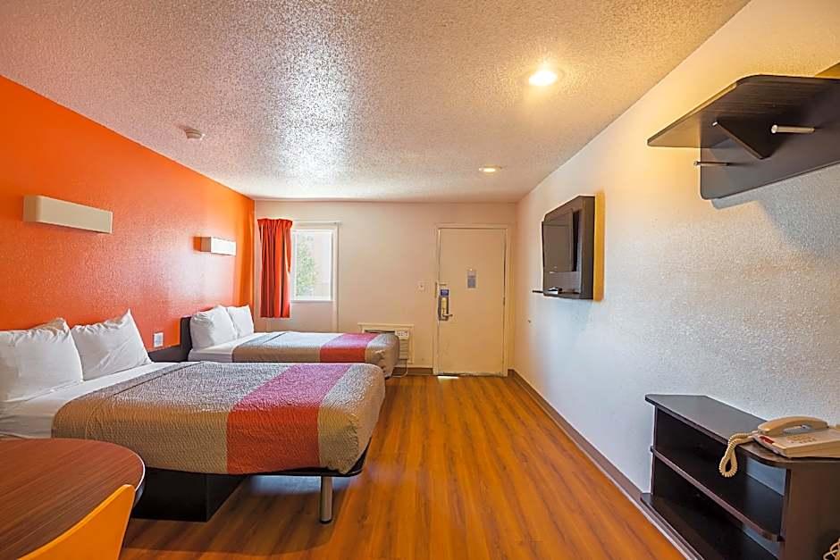 Motel6 Blue Springs, MO 9/24