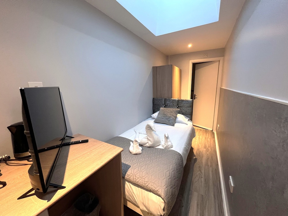 The Commongate Hotel 42/48