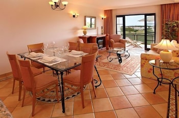 Pine Cliffs Village 56/77