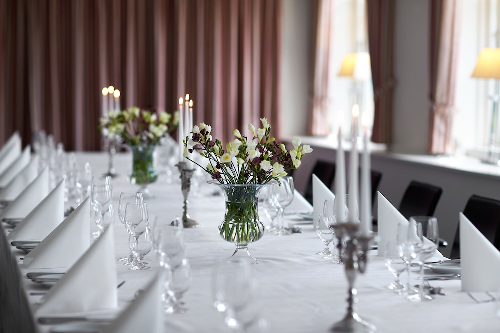 GENTOFTE HOTEL 49/59