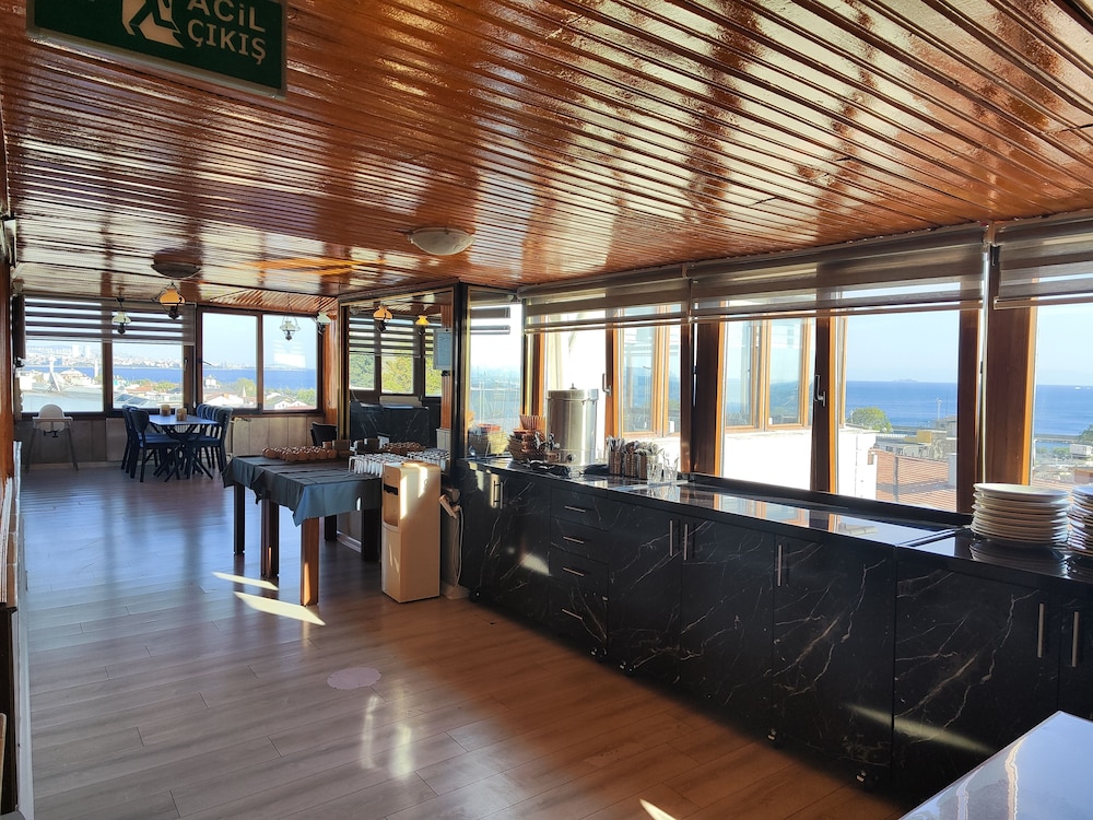 Grand Liza Hotel 25/49